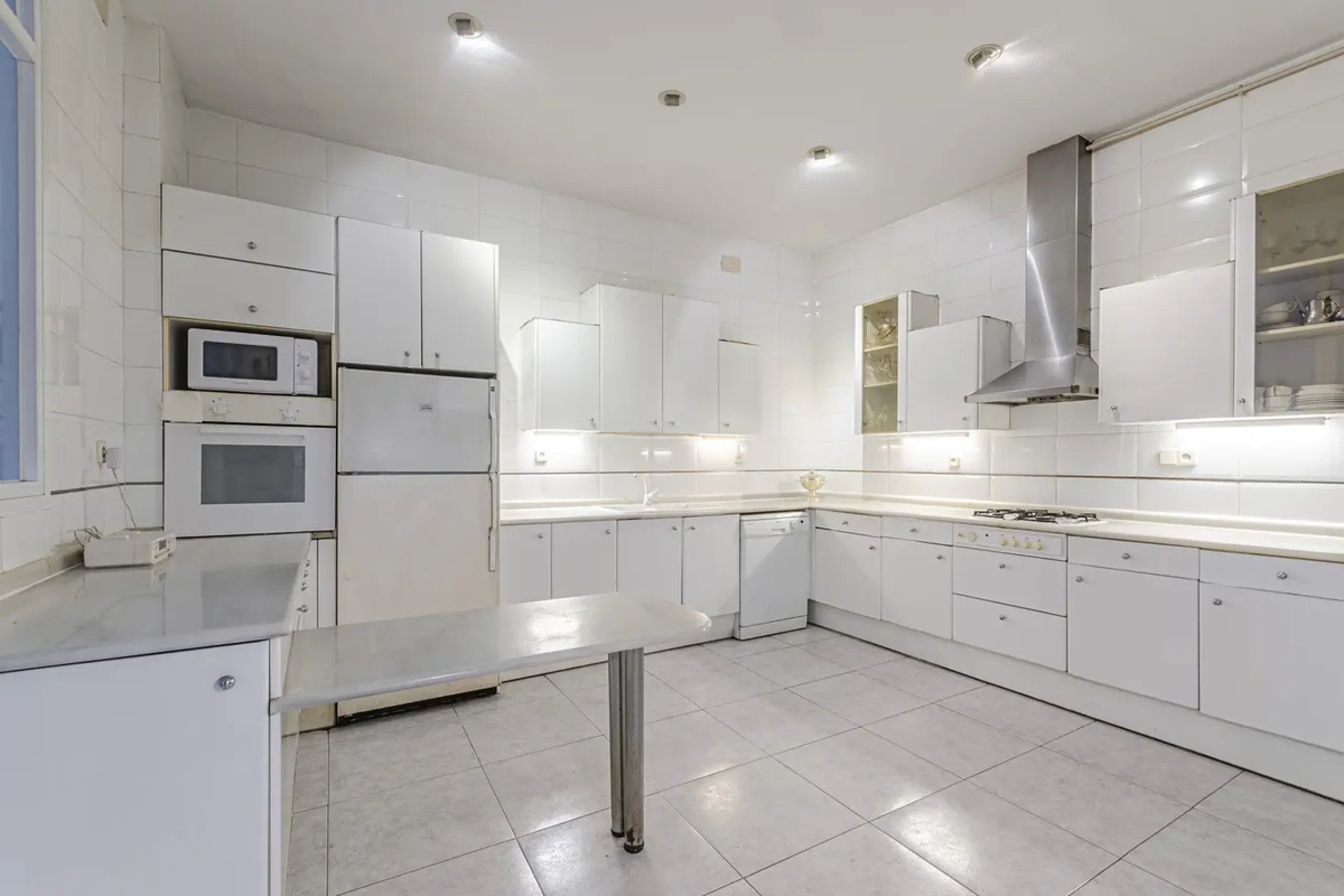Elegant Catalan Modernist Apartment in the Prestigious Eixample Dreta District, Barcelona