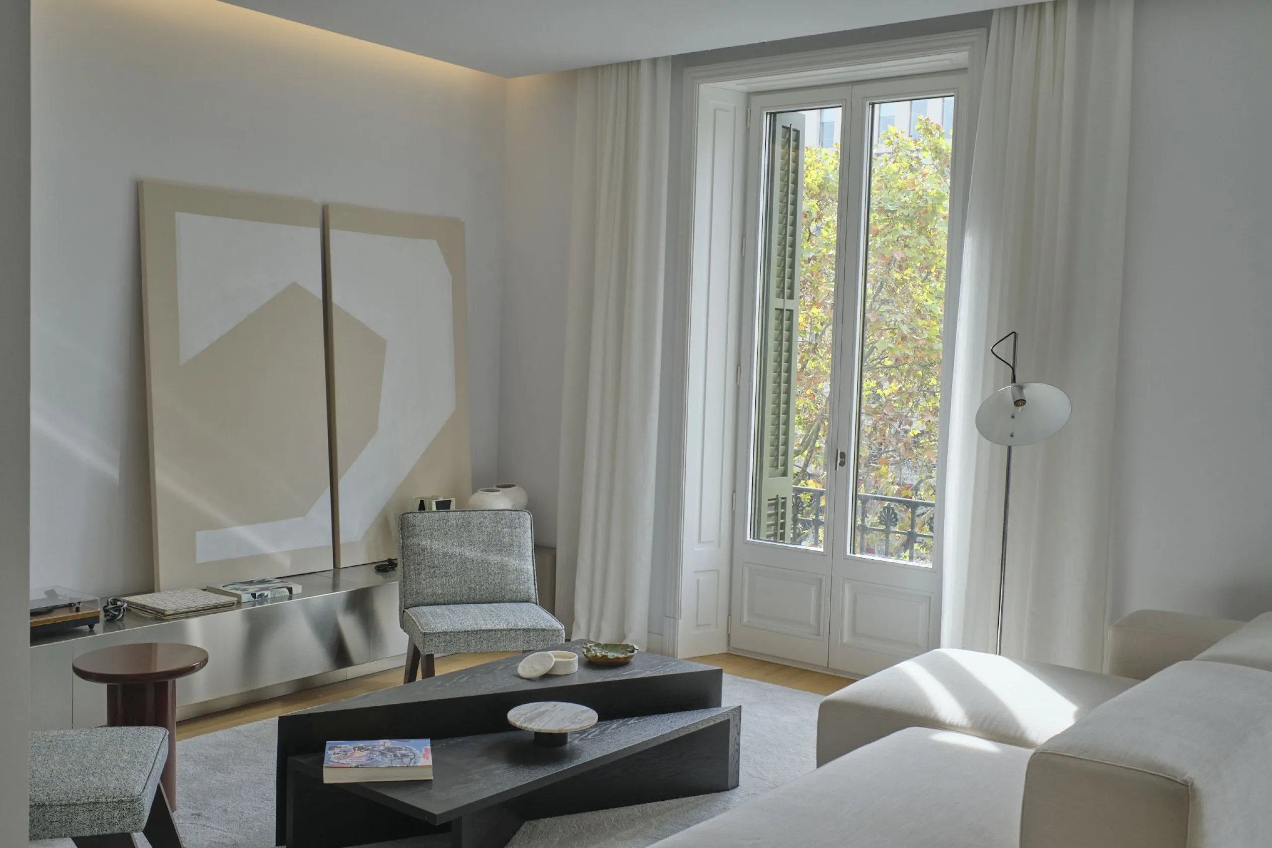 Luxury Apartments in a Renovated Building on Paseo de Gracia, Barcelona