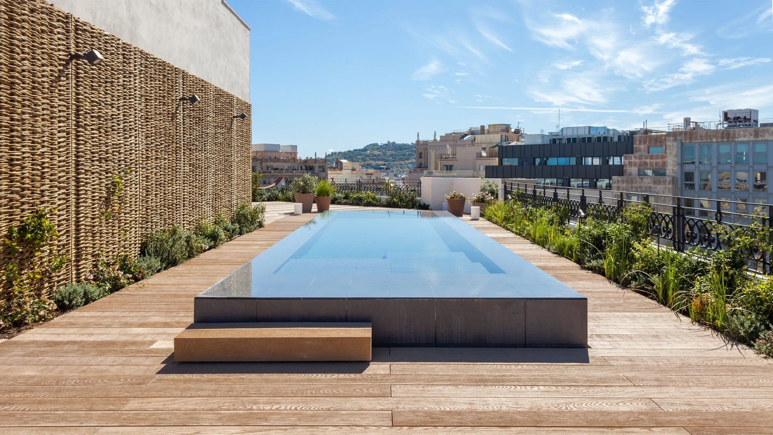 Luxury Apartments in a Renovated Building on Paseo de Gracia, Barcelona
