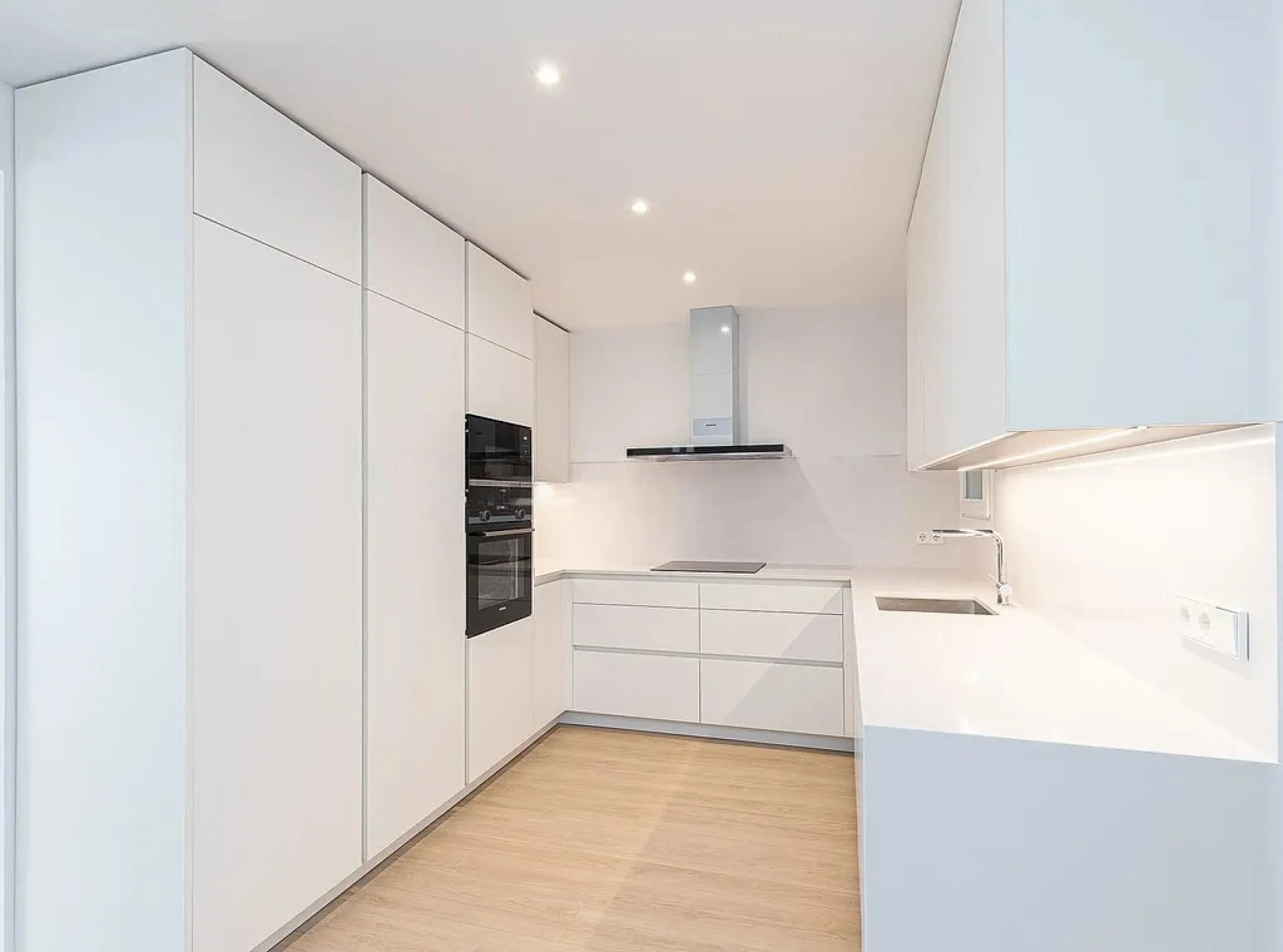 Renovated Stylish Apartments on Diagonal Street, Barcelona