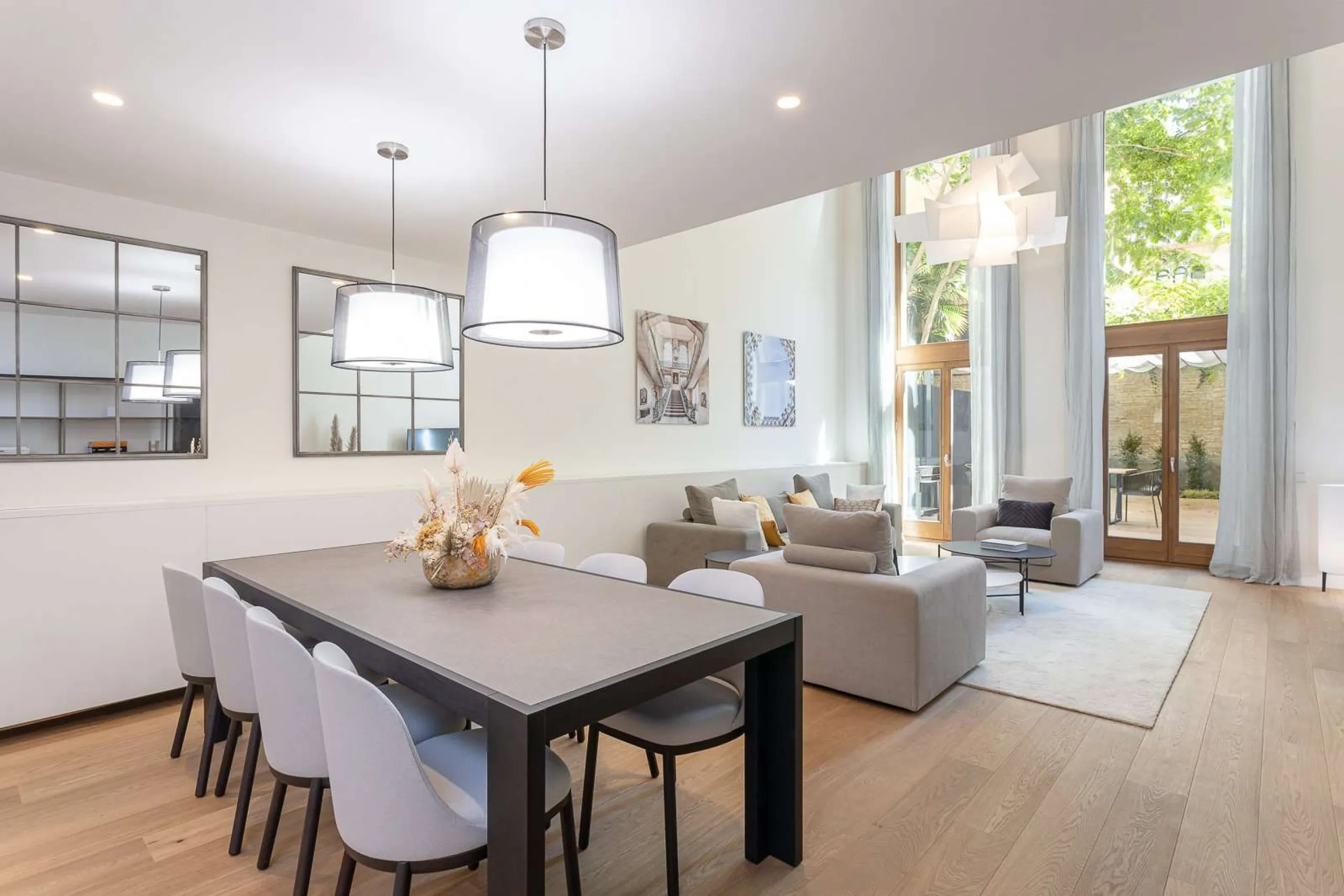 Renovated apartments on the famous Passeig de Gracia, Barcelona