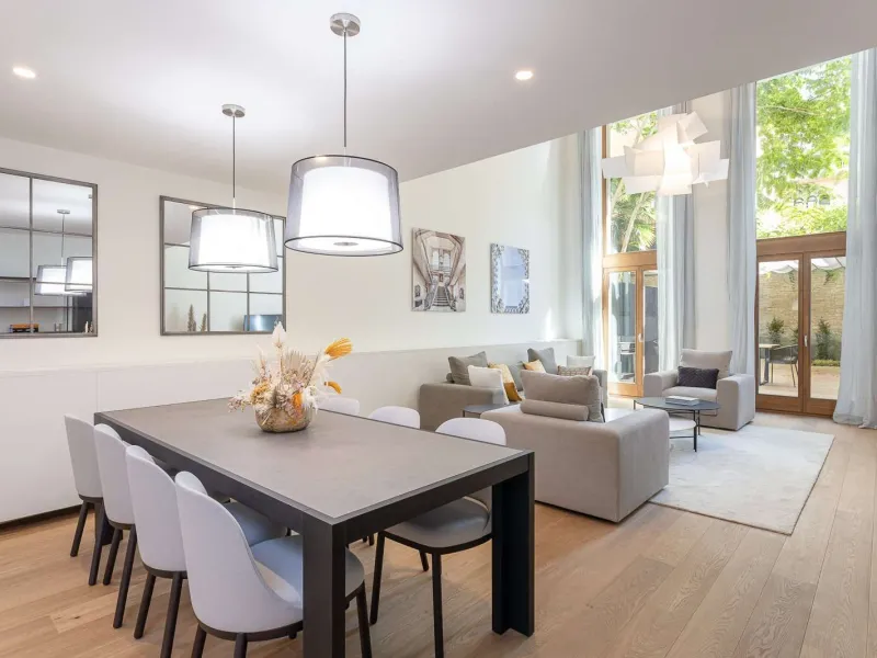 Renovated apartments on the famous Passeig de Gracia, Barcelona