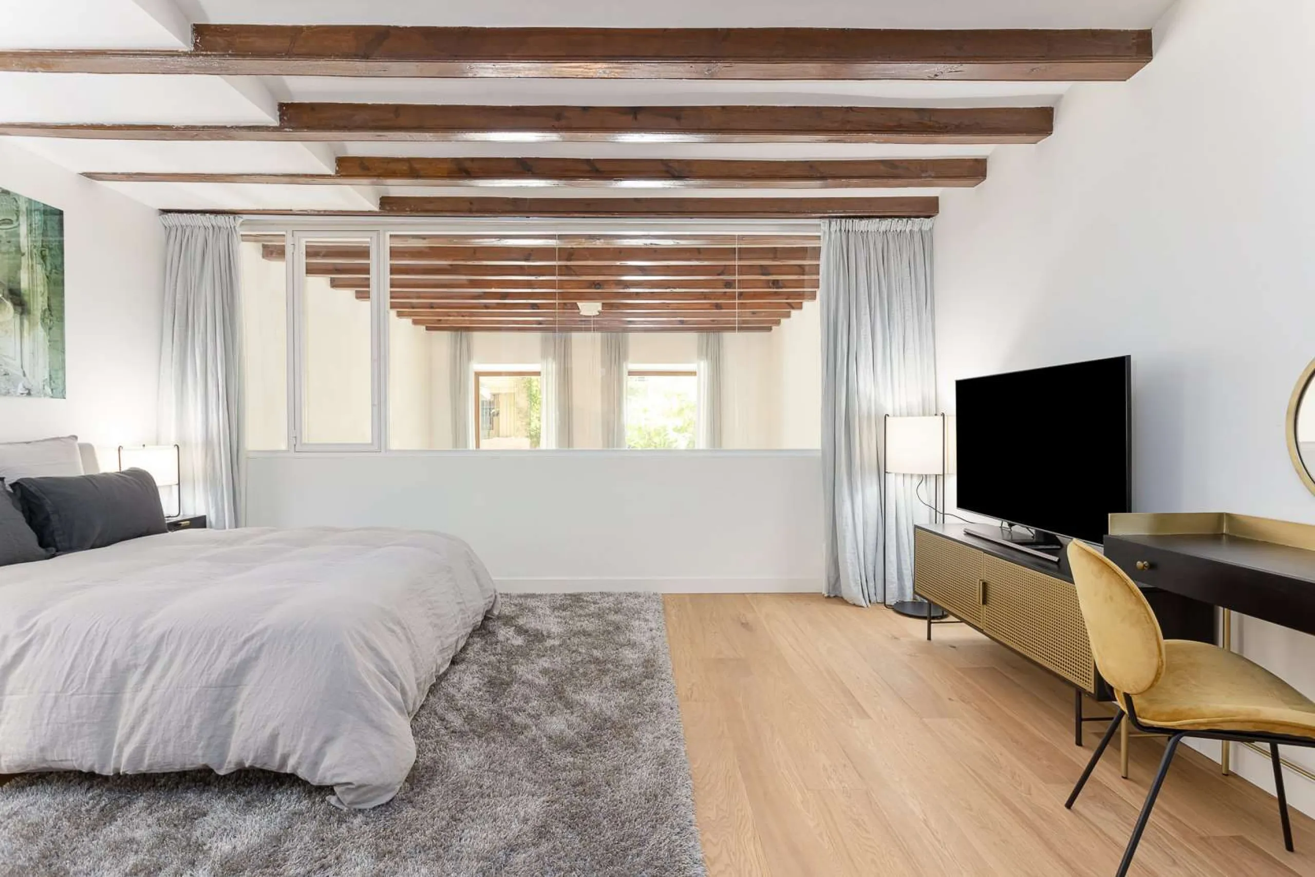 Renovated apartments on the famous Passeig de Gracia, Barcelona
