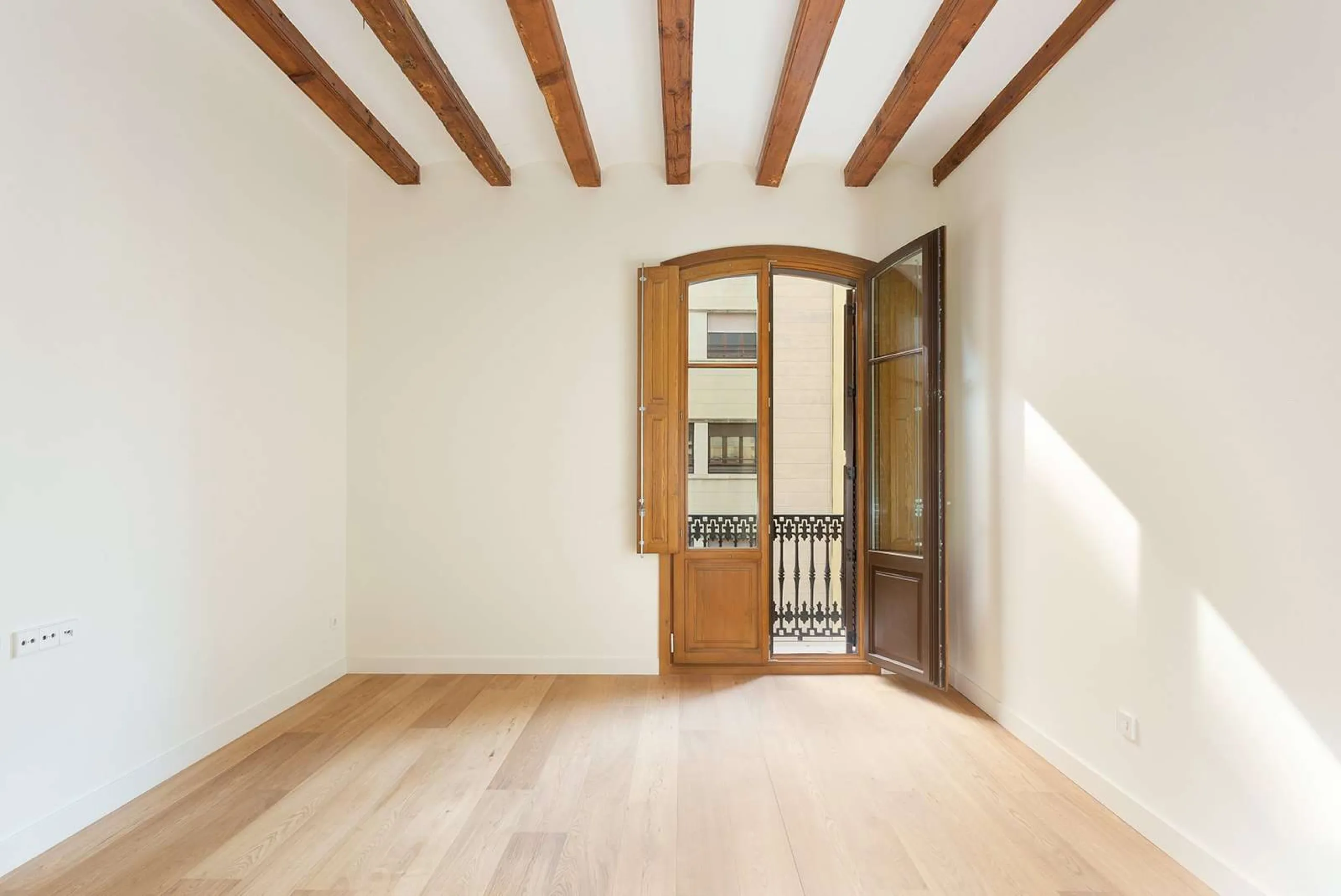 Renovated apartments on the famous Passeig de Gracia, Barcelona