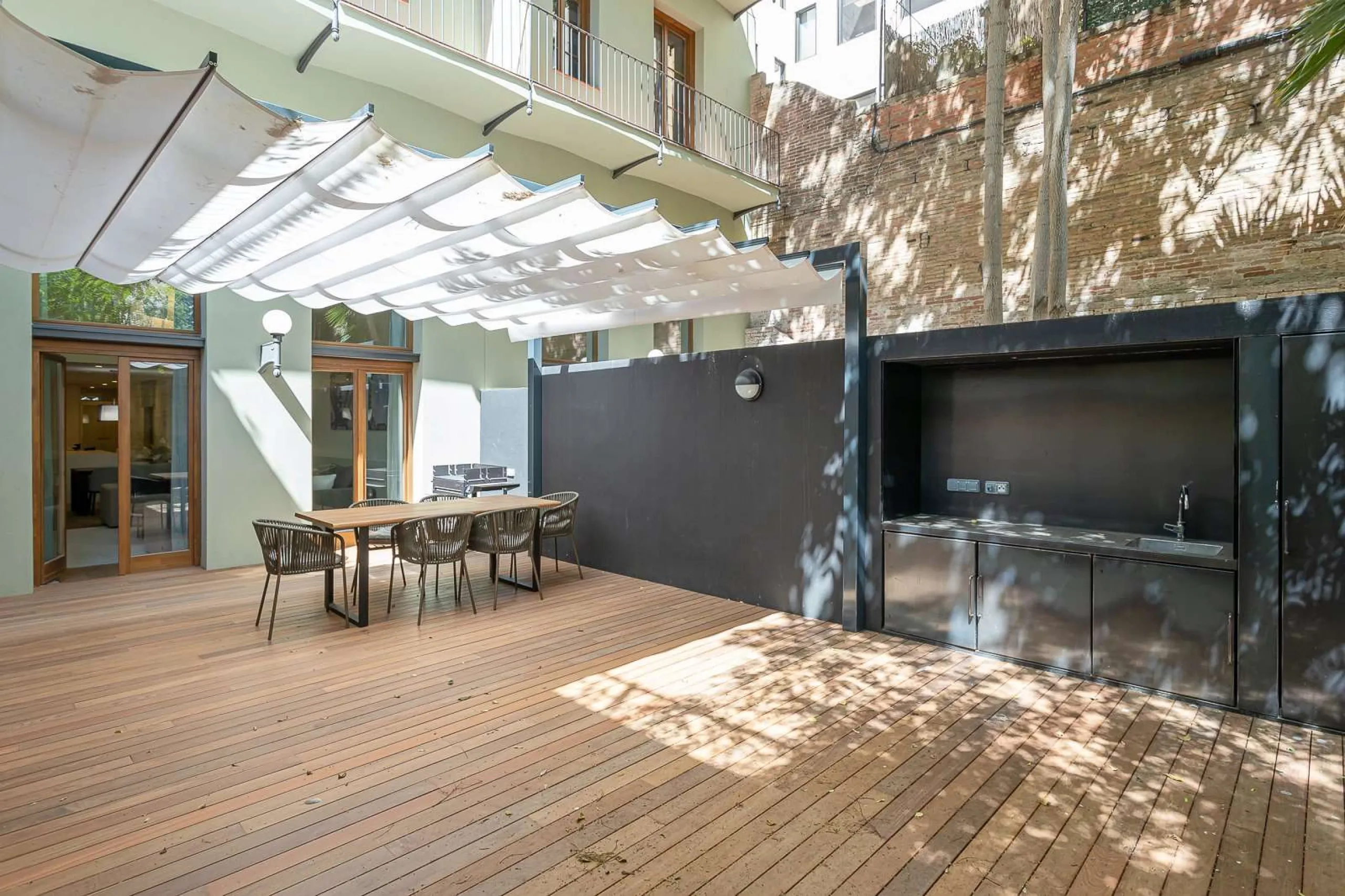 Renovated apartments on the famous Passeig de Gracia, Barcelona
