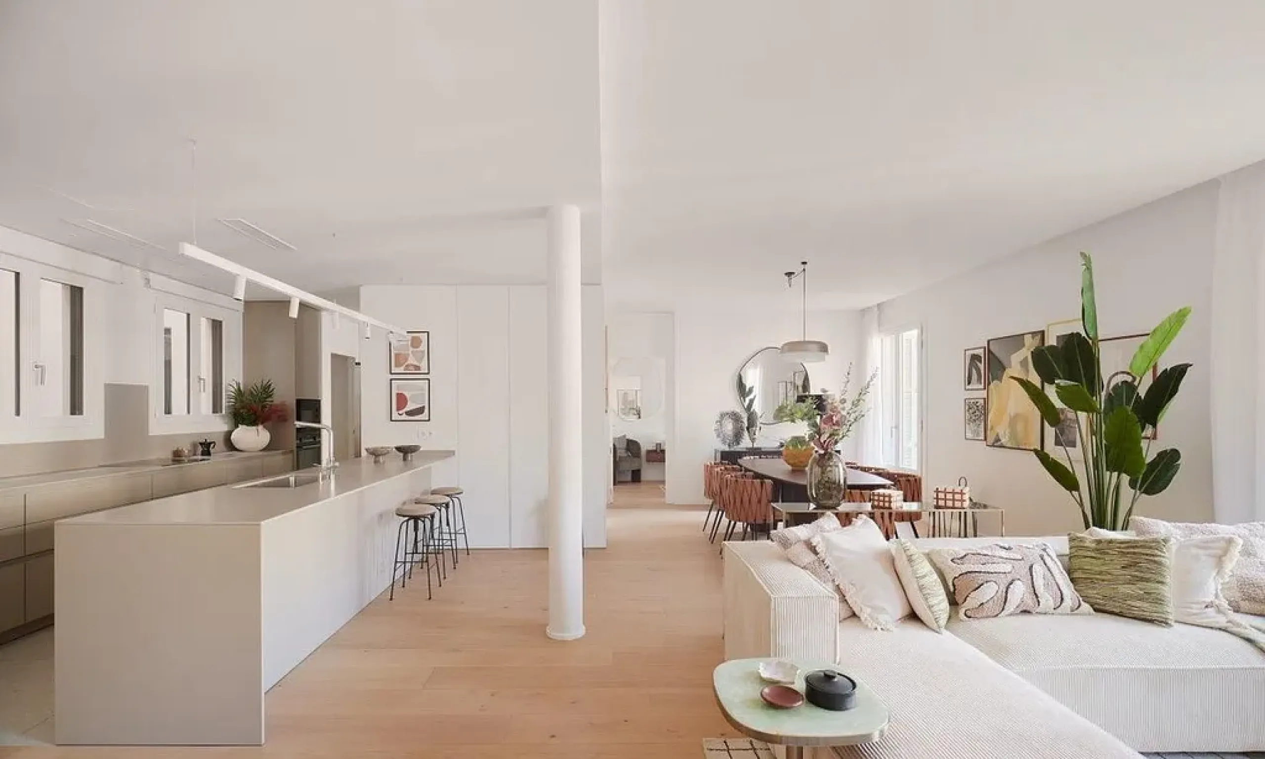 Renovated flats in the centre on Rambla Catalunya, Barcelona