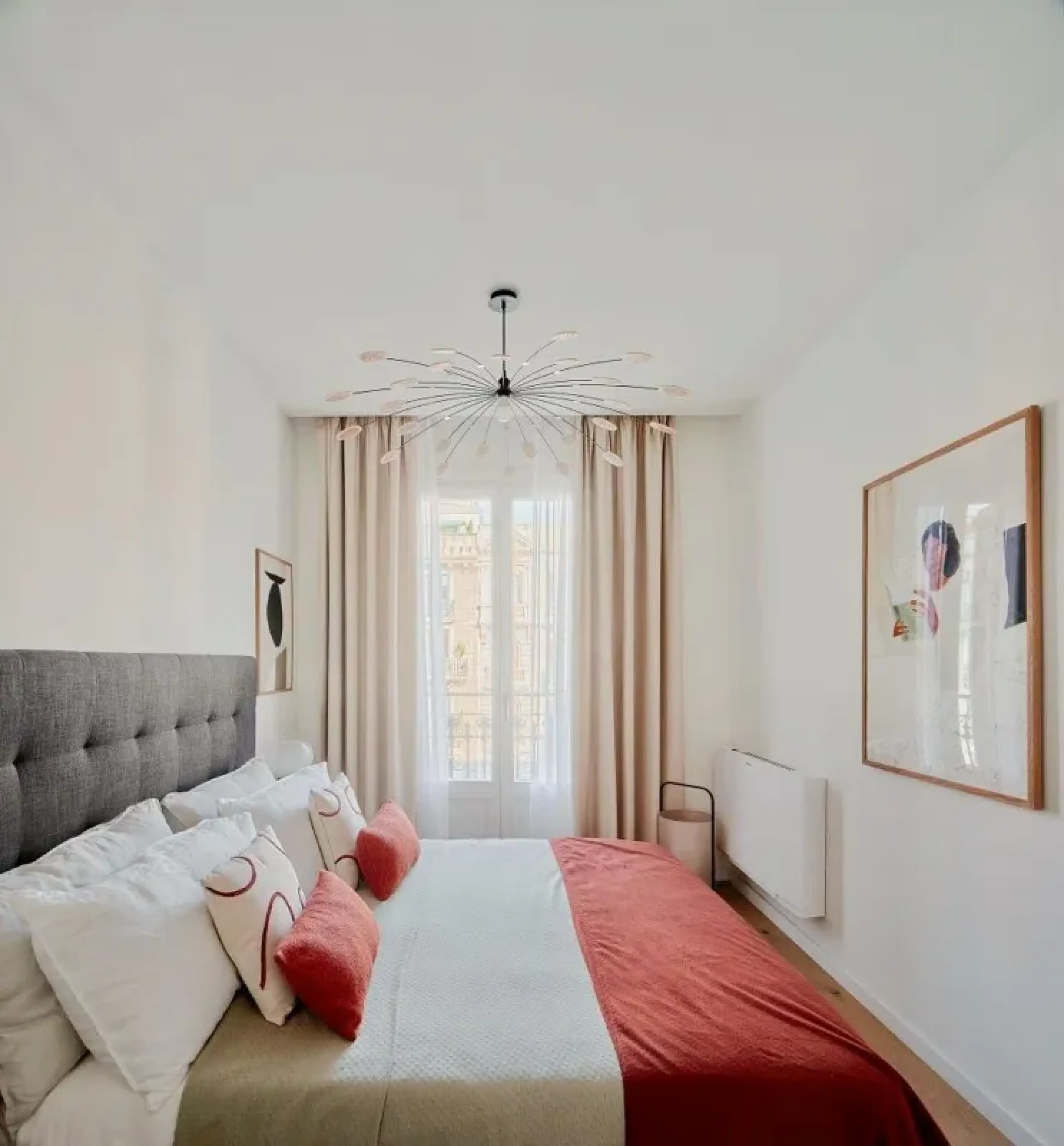 Renovated flats in the centre on Rambla Catalunya, Barcelona