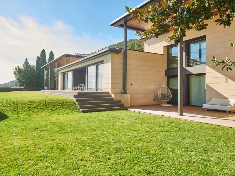 Impressive villa for Sale in Barcelona