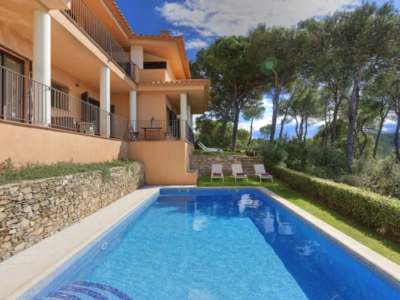 Villa with pool for holidays in Tamariu, Costa Brava