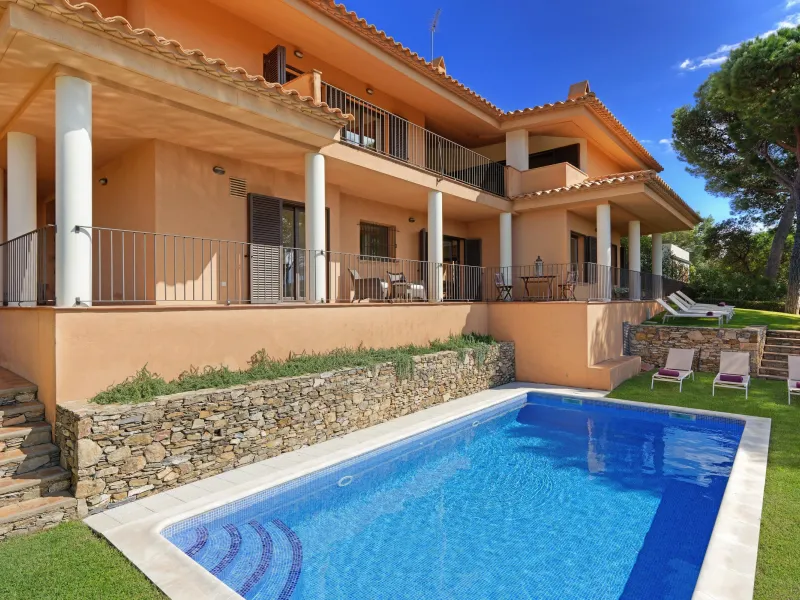 Villa with pool for holidays in Tamariu, Costa Brava