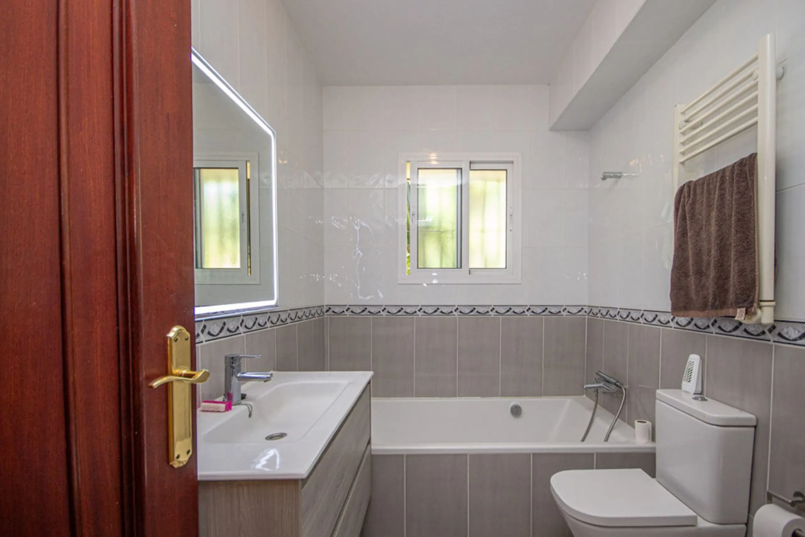 Charming Beachside Bungalow with Renovation Potential in Carib Playa