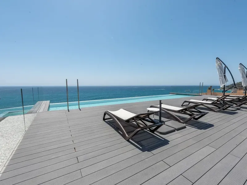 Comfortable apartments in a complex on the first line of the sea in Lloret de Mar, Costa Brava 