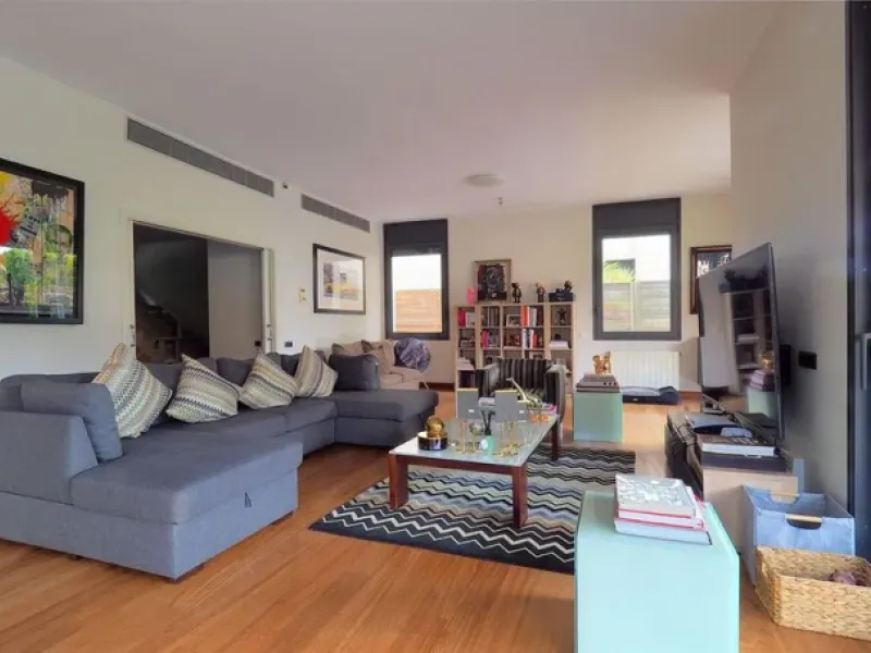 Luxury Villa with Pool in the Prestigious Sarria Area, Barcelona 