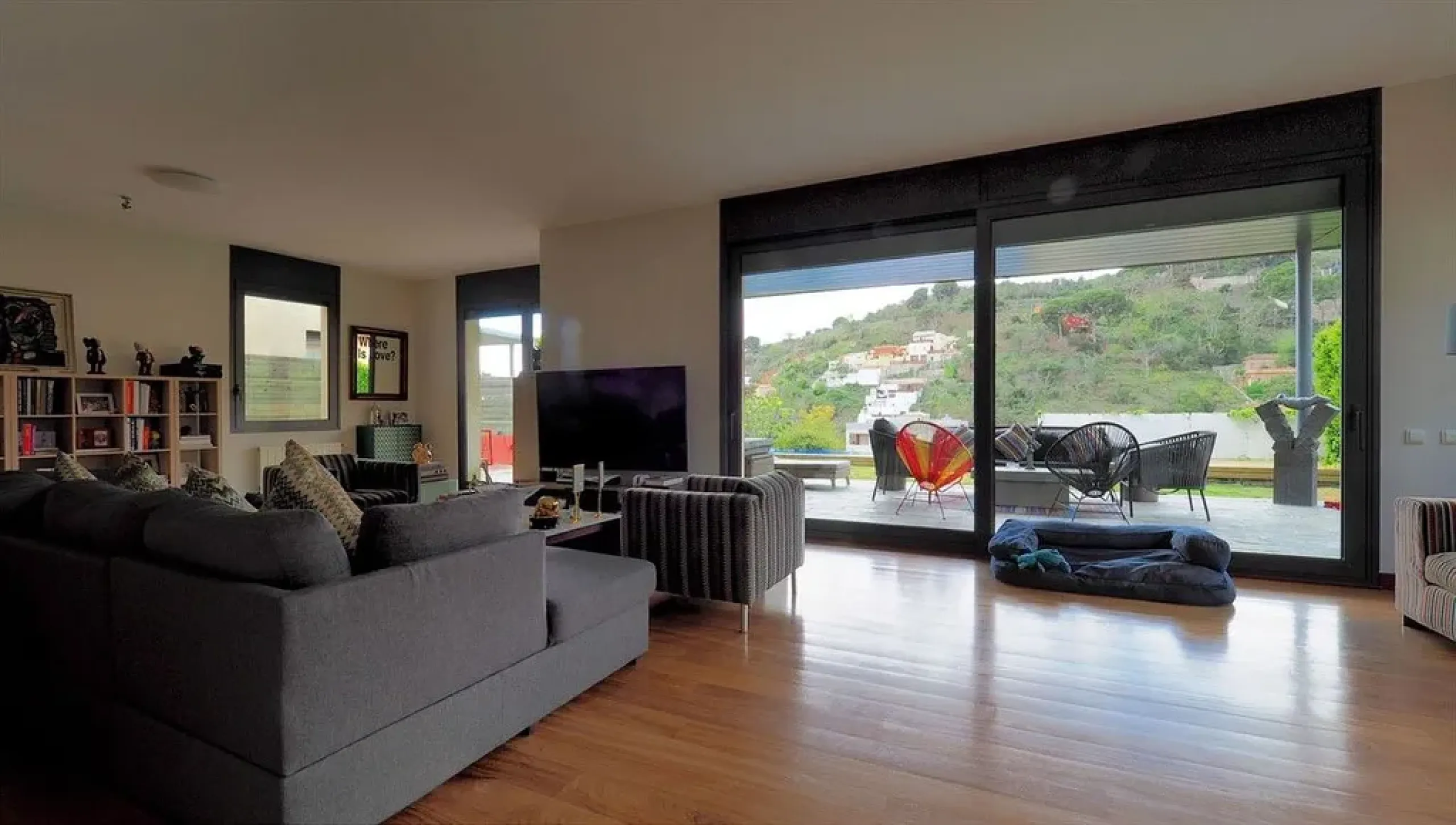 Luxury Villa with Pool in the Prestigious Sarria Area, Barcelona 