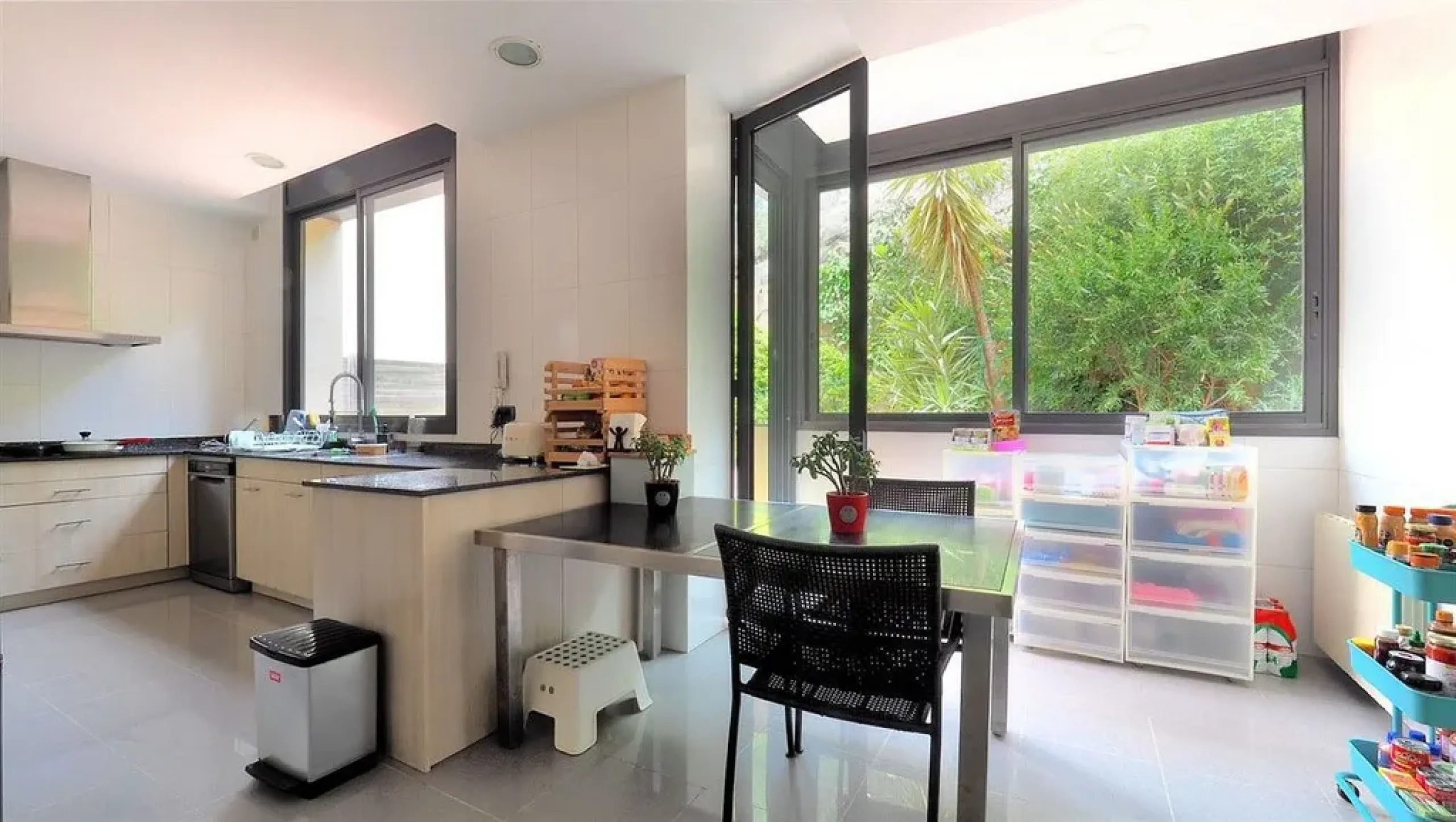 Luxury Villa with Pool in the Prestigious Sarria Area, Barcelona 