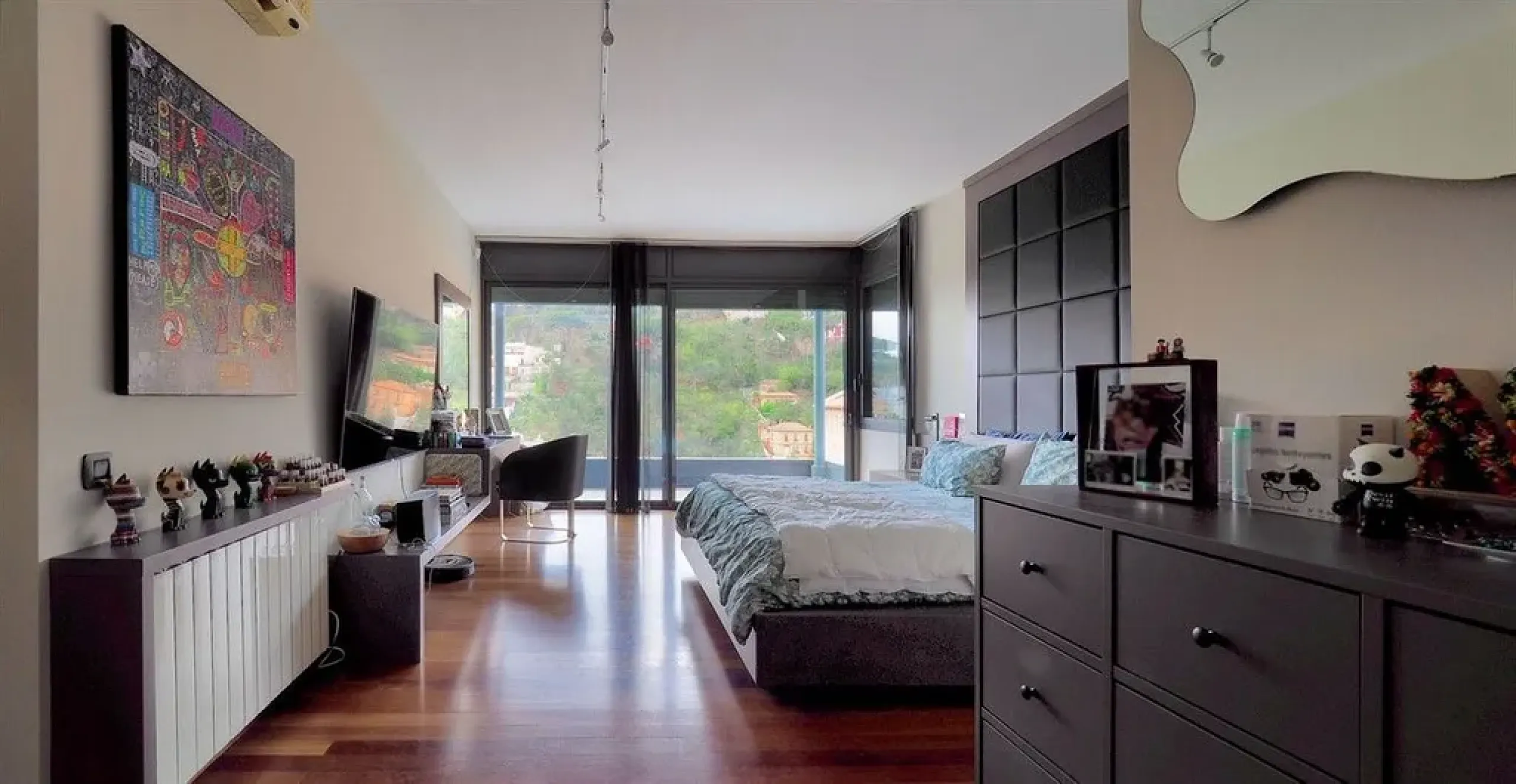 Luxury Villa with Pool in the Prestigious Sarria Area, Barcelona 
