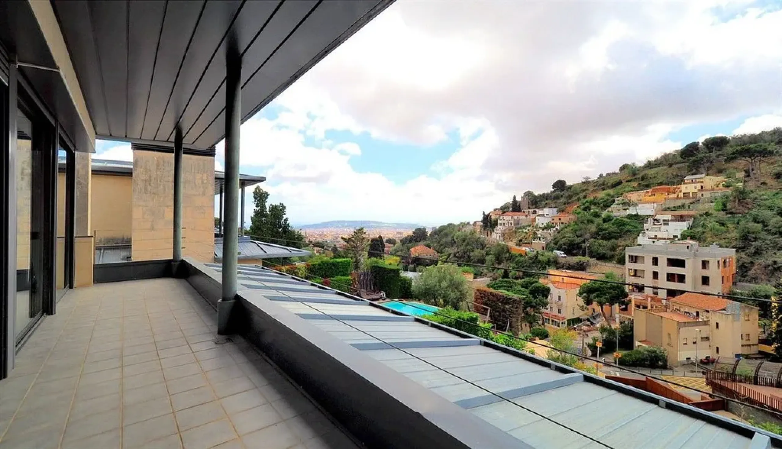 Luxury Villa with Pool in the Prestigious Sarria Area, Barcelona 