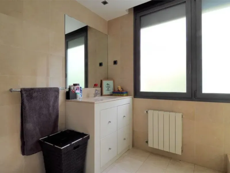 Luxury Villa with Pool in the Prestigious Sarria Area, Barcelona 