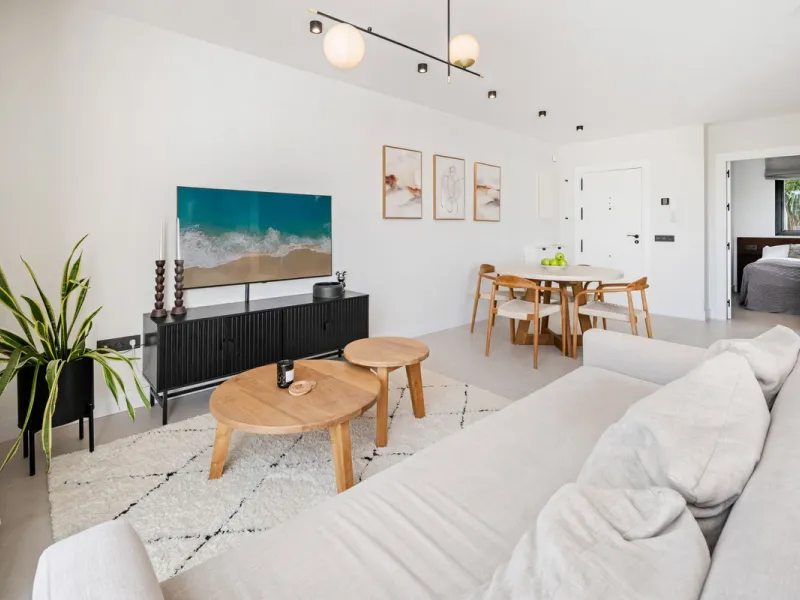Nestled in a quiet residential area of La Quinta, this exquisitely renovated two-bedroom penthouse blends contemporary elegance with comfort and panoramic scenery. Just moments from the renowned La Quinta Golf Club, along with a 5-star spa and a state-of-