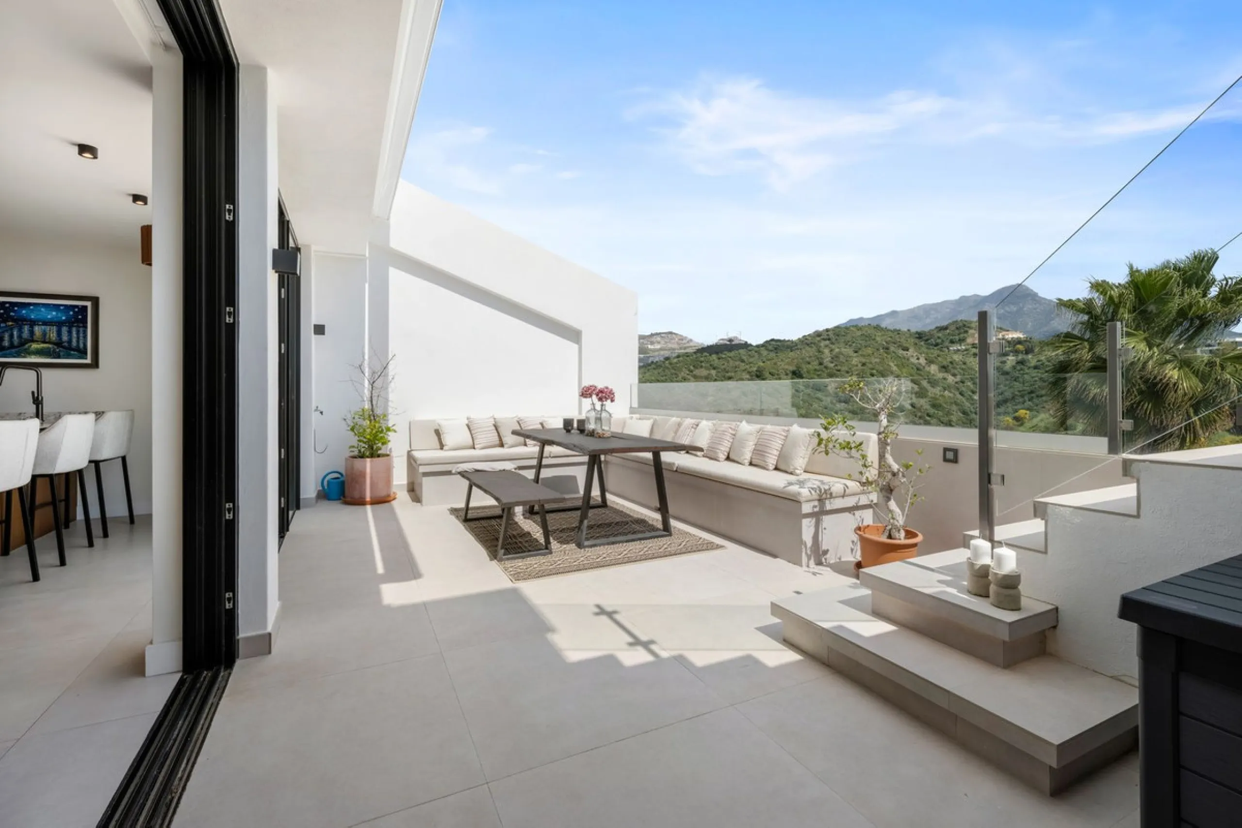 Nestled in a quiet residential area of La Quinta, this exquisitely renovated two-bedroom penthouse blends contemporary elegance with comfort and panoramic scenery. Just moments from the renowned La Quinta Golf Club, along with a 5-star spa and a state-of-