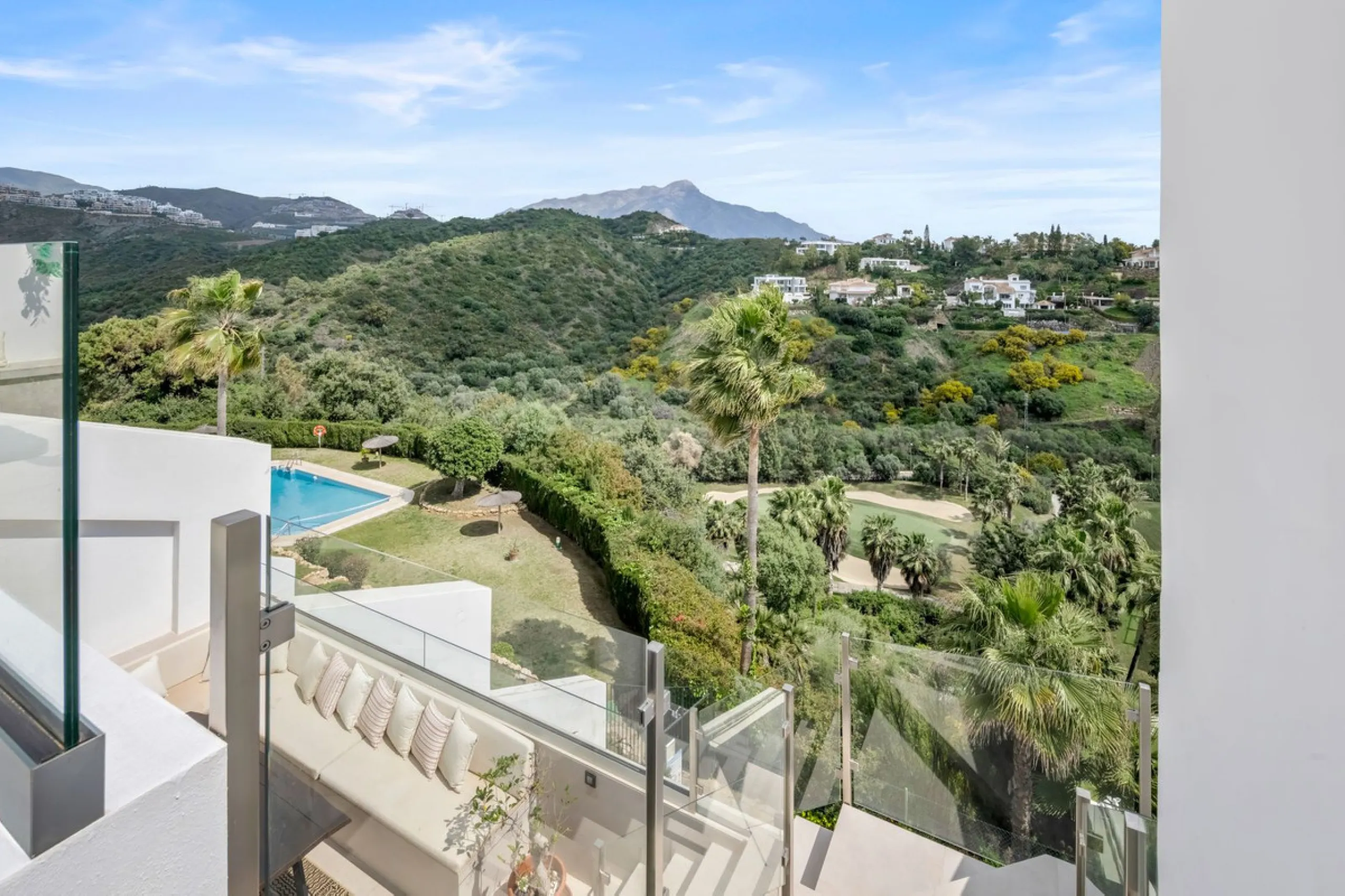 Nestled in a quiet residential area of La Quinta, this exquisitely renovated two-bedroom penthouse blends contemporary elegance with comfort and panoramic scenery. Just moments from the renowned La Quinta Golf Club, along with a 5-star spa and a state-of-