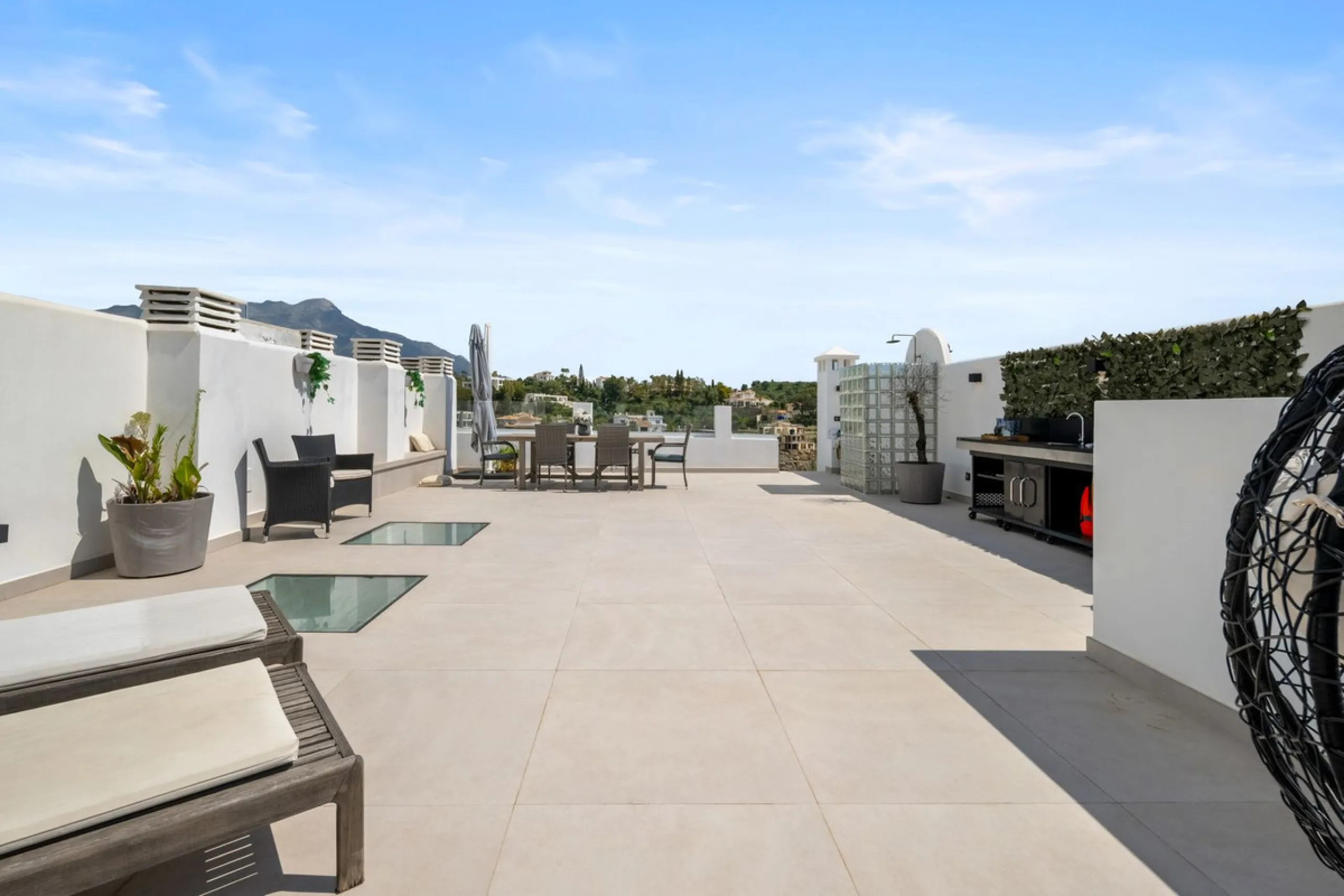 Nestled in a quiet residential area of La Quinta, this exquisitely renovated two-bedroom penthouse blends contemporary elegance with comfort and panoramic scenery. Just moments from the renowned La Quinta Golf Club, along with a 5-star spa and a state-of-