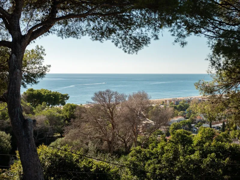 Moderne Villa im Neubau mit Meerblick in Bellamar, Castelldefels