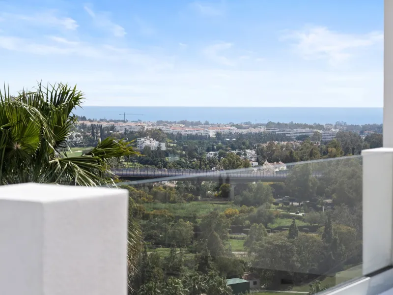 Nestled in a quiet residential area of La Quinta, this exquisitely renovated two-bedroom penthouse blends contemporary elegance with comfort and panoramic scenery. Just moments from the renowned La Quinta Golf Club, along with a 5-star spa and a state-of-