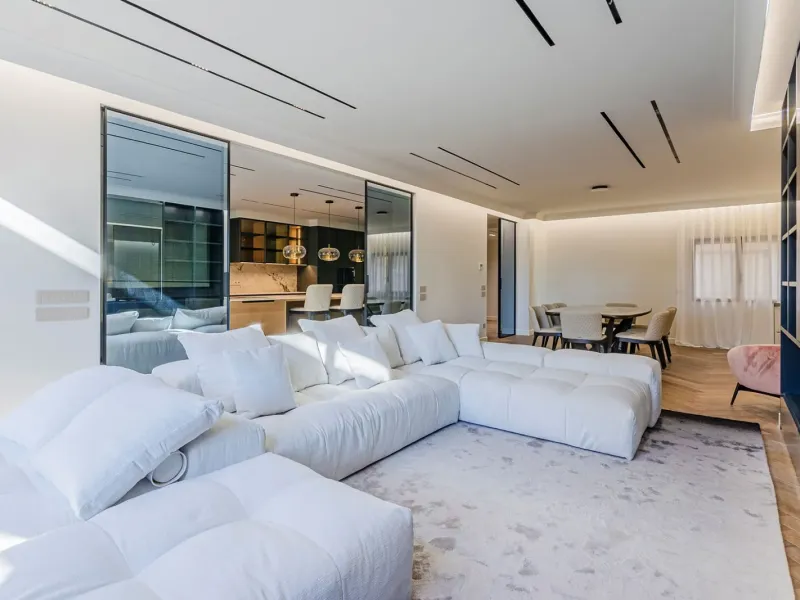 Exclusive Penthouse After Restoration in a Privileged Area of Galvani, Barcelona