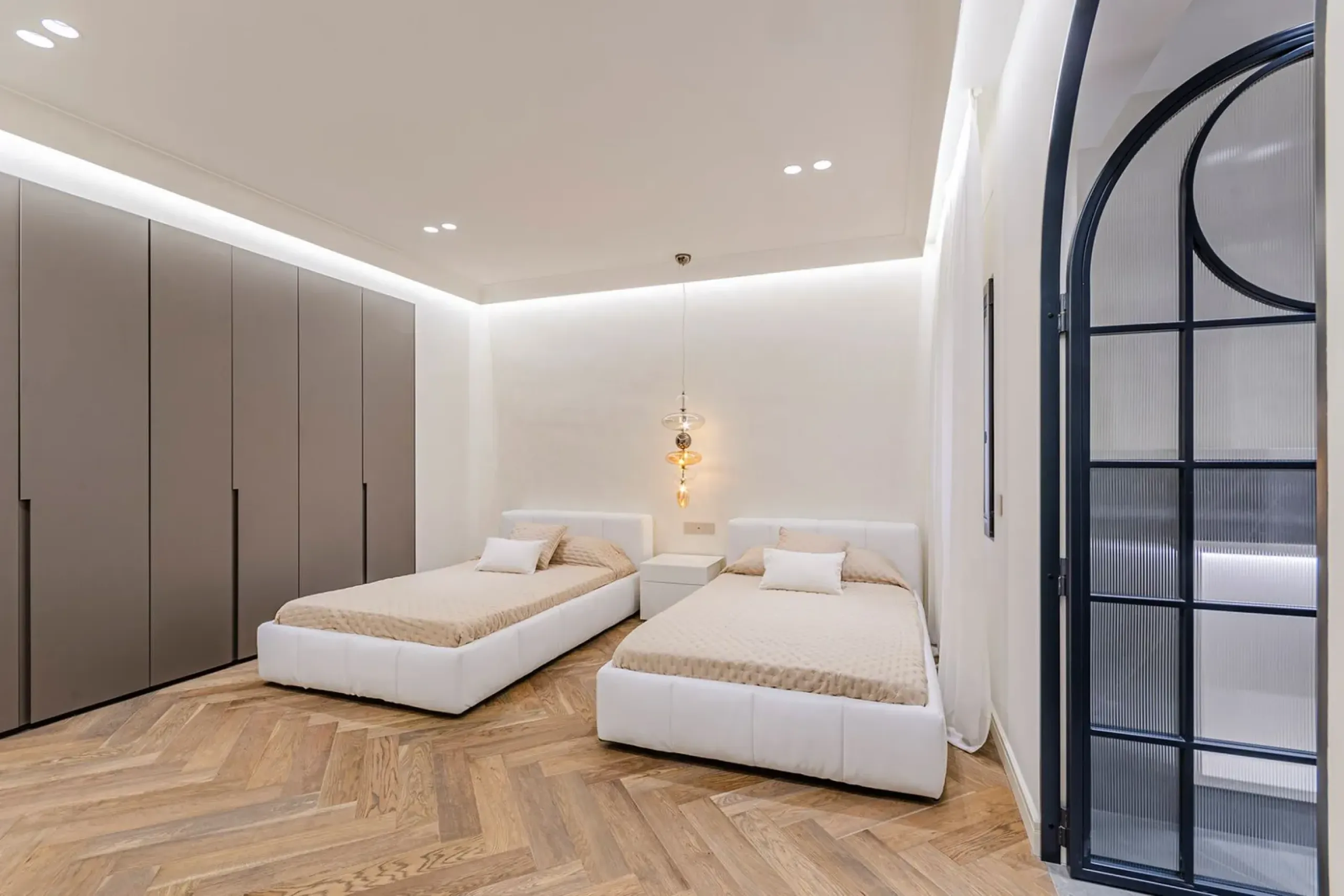 Exclusive Penthouse After Restoration in a Privileged Area of Galvani, Barcelona
