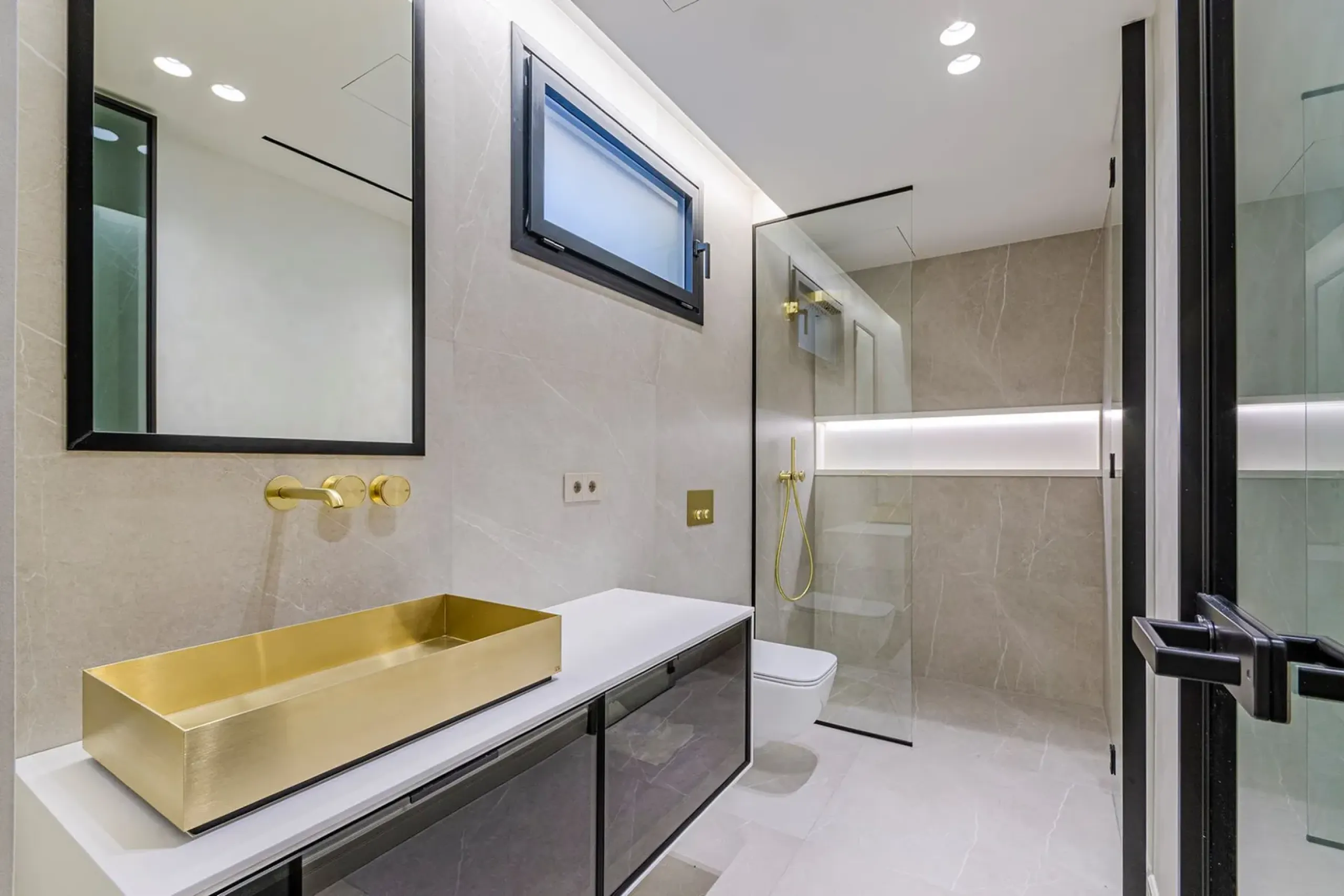 Exclusive Penthouse After Restoration in a Privileged Area of Galvani, Barcelona