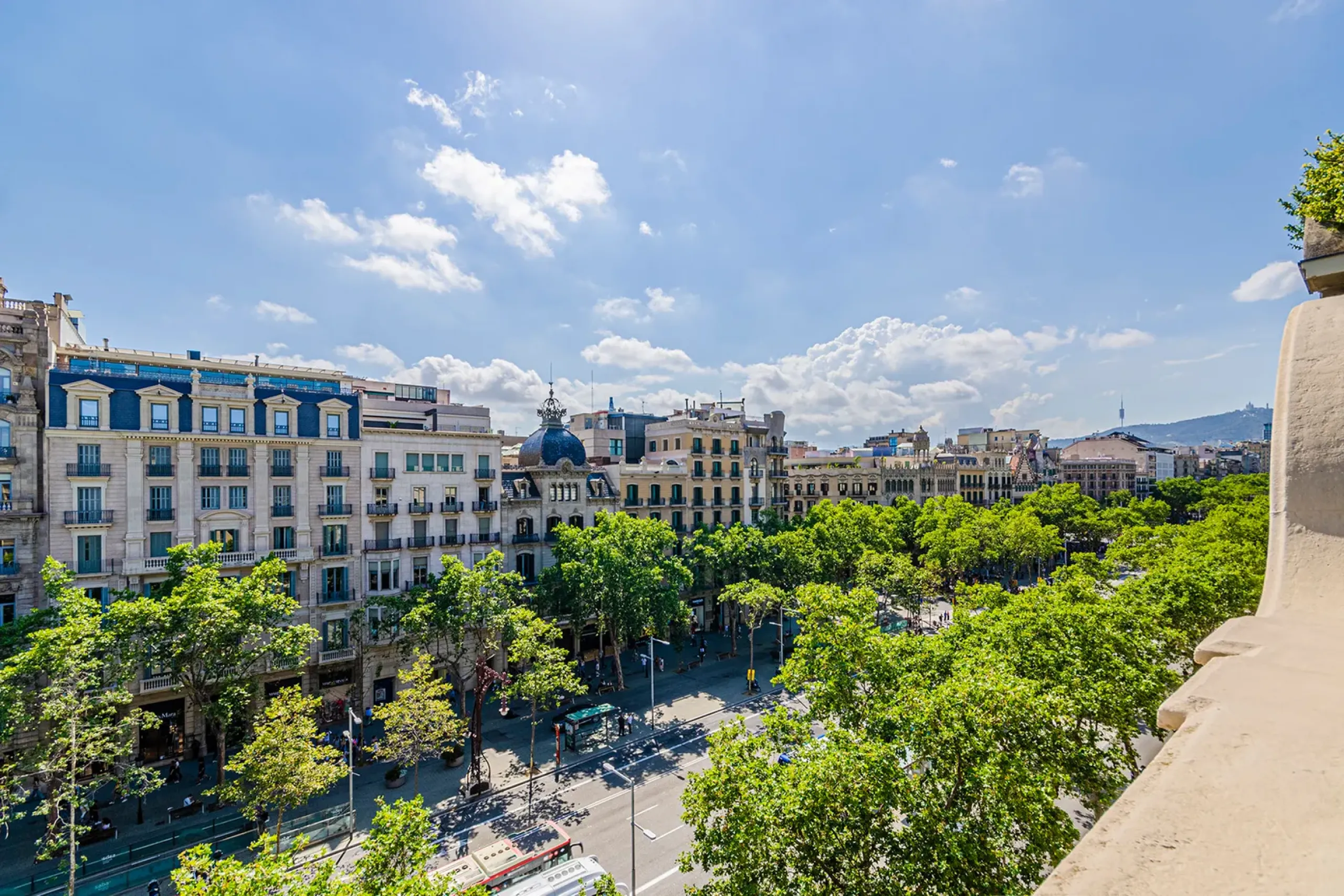 Renovated Apartment on Paseo de Gracia, Barcelona