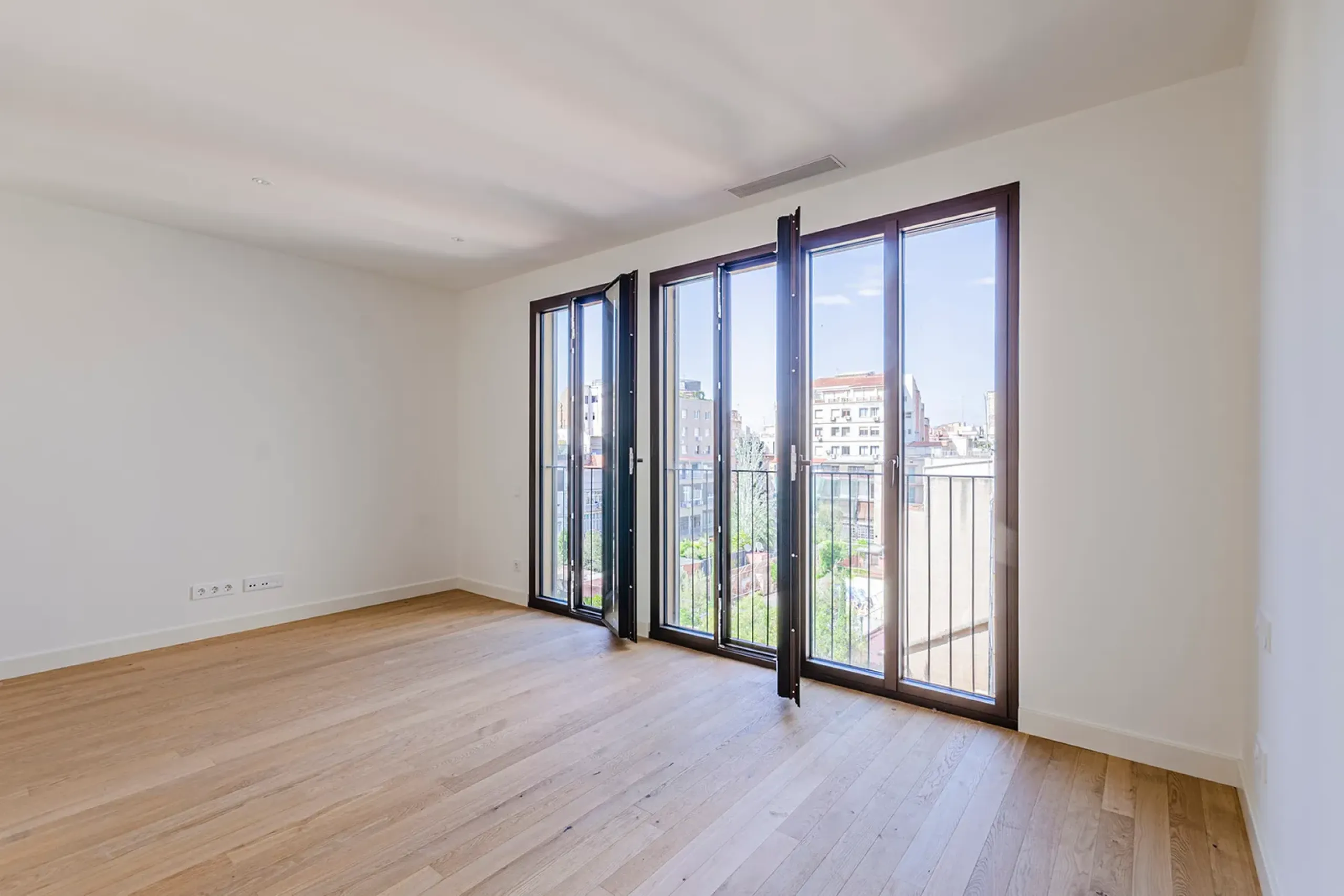Renovated Apartment on Paseo de Gracia, Barcelona