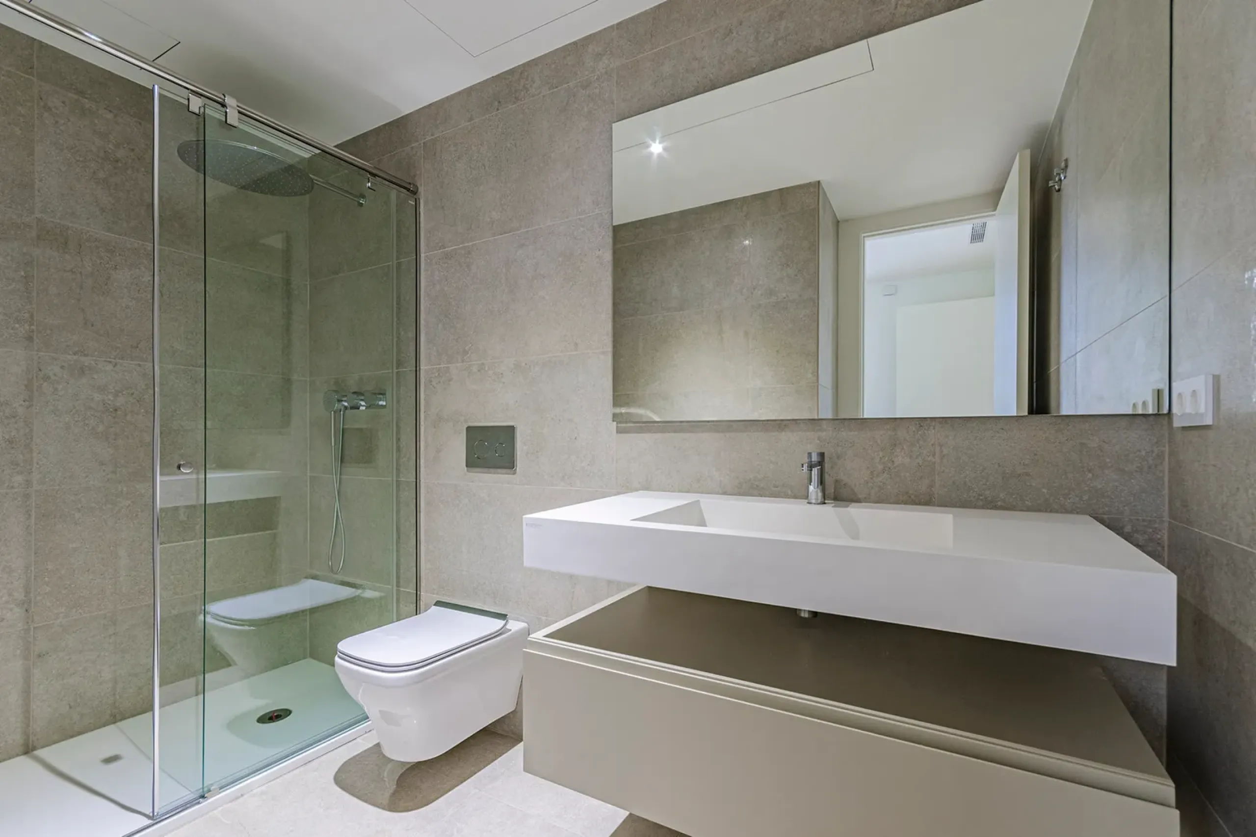 Renovated Apartment on Paseo de Gracia, Barcelona