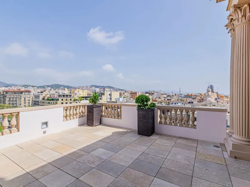 Extraordinary Penthouse With Pool on Passeig de Gracia in Golden Square, Barcelona