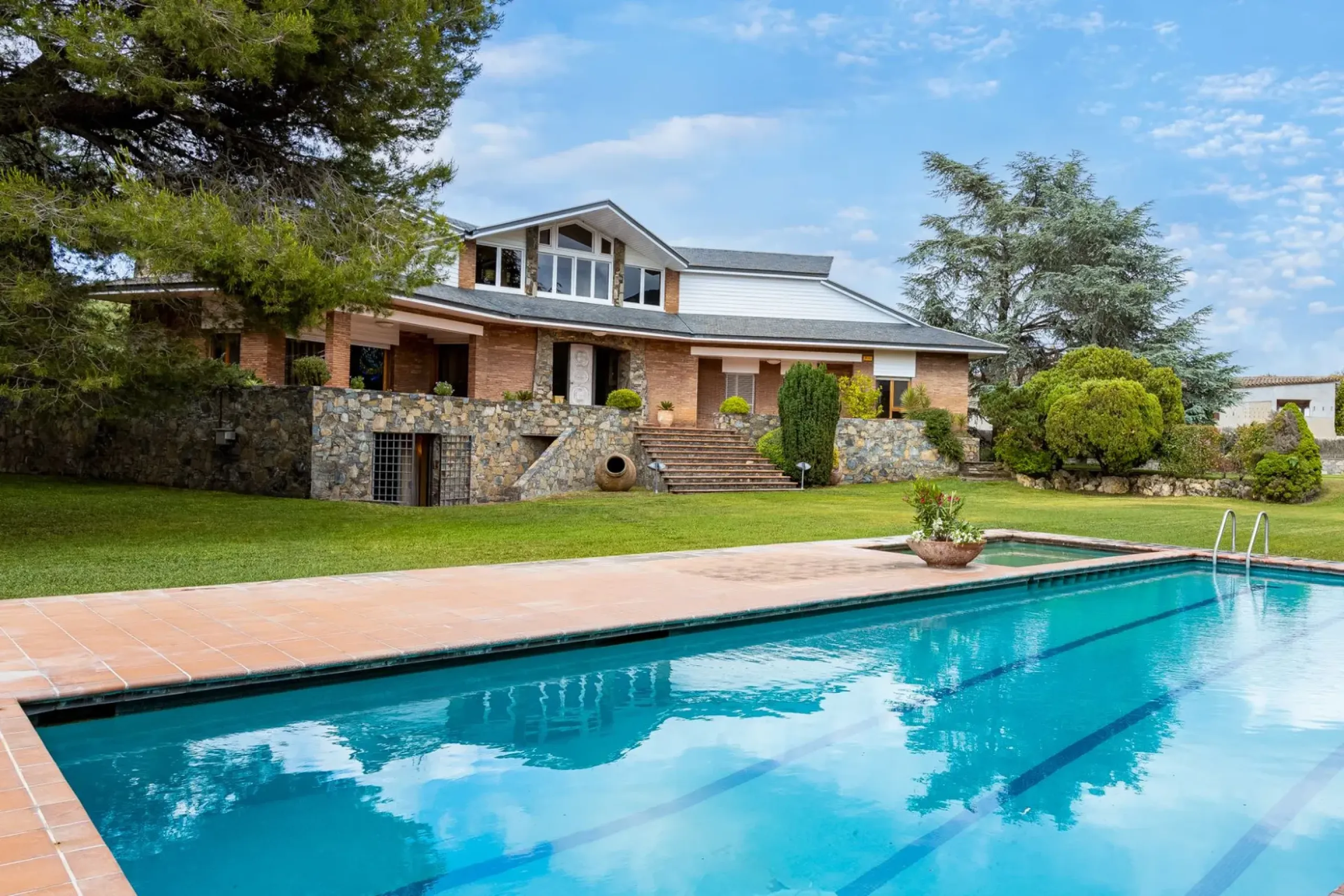 Magnificent Villa Near Golf Course in Montornes del Valles, Barcelona