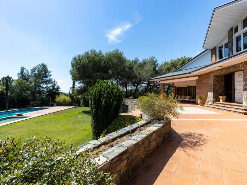 Magnificent Villa Near Golf Course in Montornes del Valles, Barcelona