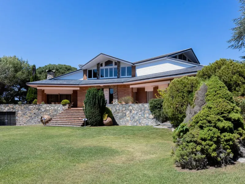 Magnificent Villa Near Golf Course in Montornes del Valles, Barcelona