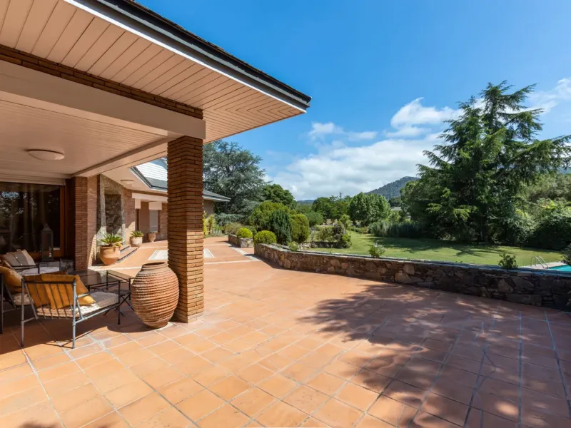 Magnificent Villa Near Golf Course in Montornes del Valles, Barcelona