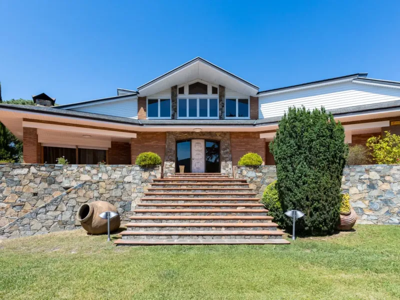 Magnificent Villa Near Golf Course in Montornes del Valles, Barcelona
