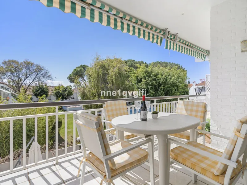 Apartment for sale in Nagüeles, Marbella – 2 bedrooms with pool
