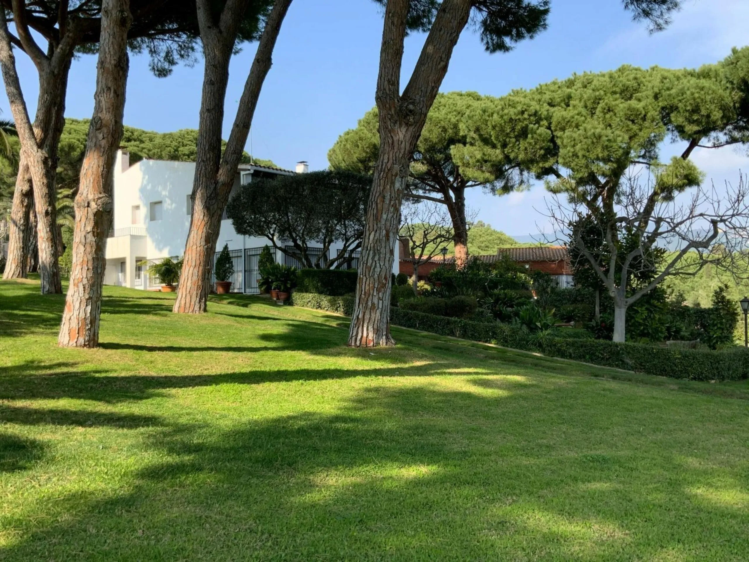 Exclusive Estate with Large Plot in Sant Andreu de Llavaneras, Barcelona
