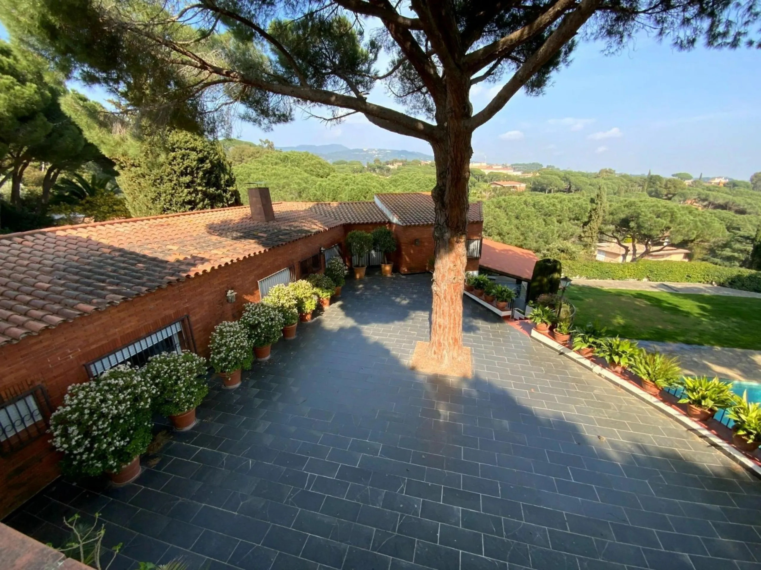 Exclusive Estate with Large Plot in Sant Andreu de Llavaneras, Barcelona