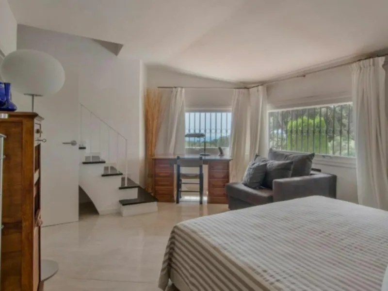 Exclusive Estate with Large Plot in Sant Andreu de Llavaneras, Barcelona