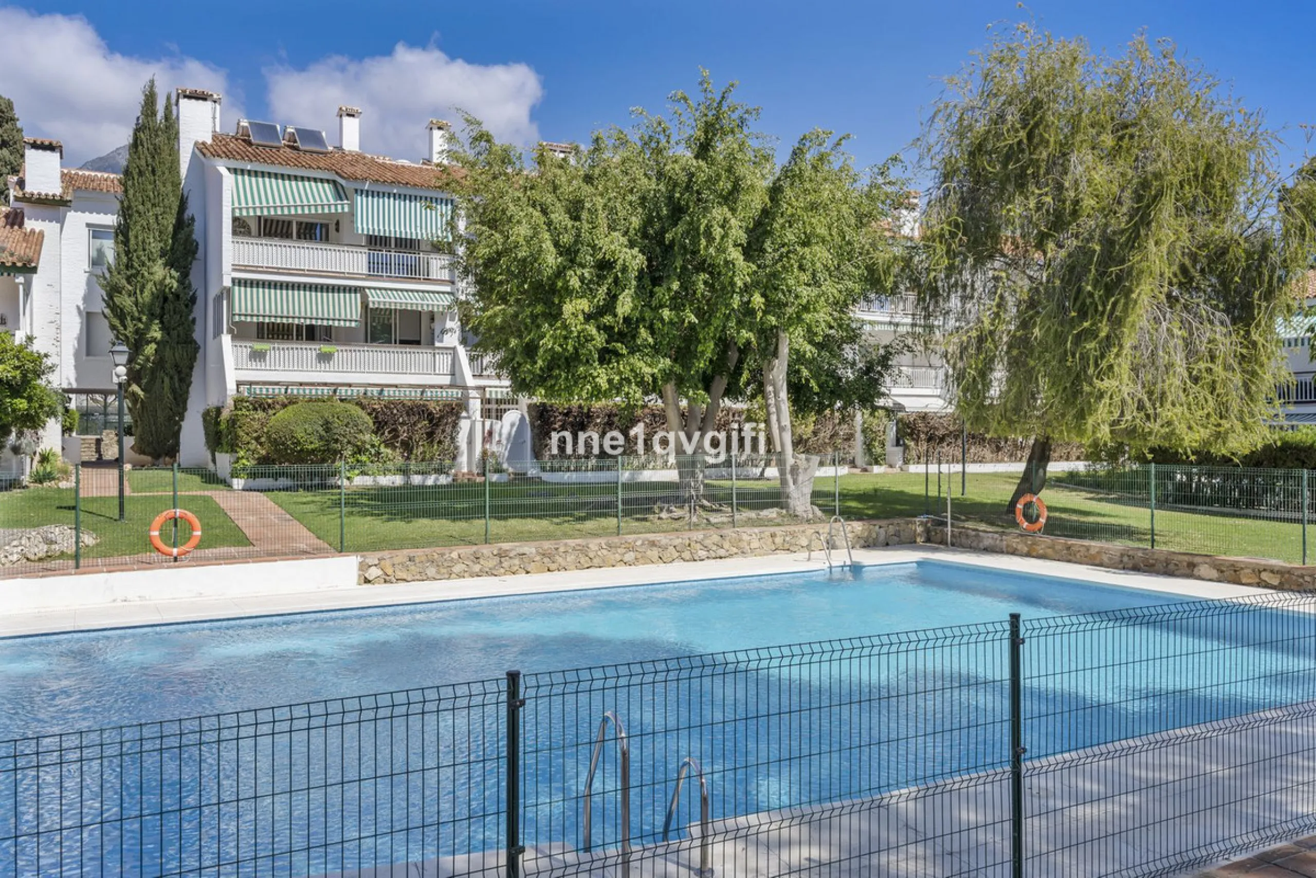 Apartment for sale in Nagüeles, Marbella – 2 bedrooms with pool