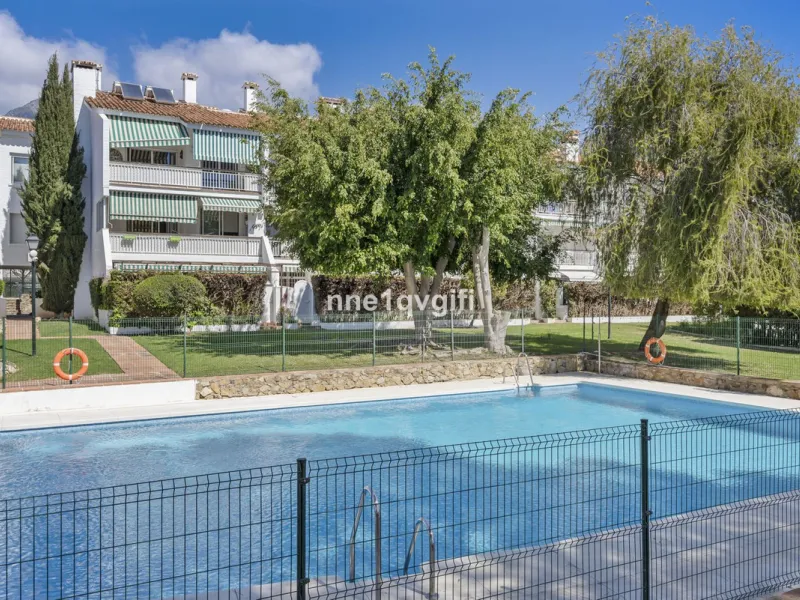 Apartment for sale in Nagüeles, Marbella – 2 bedrooms with pool