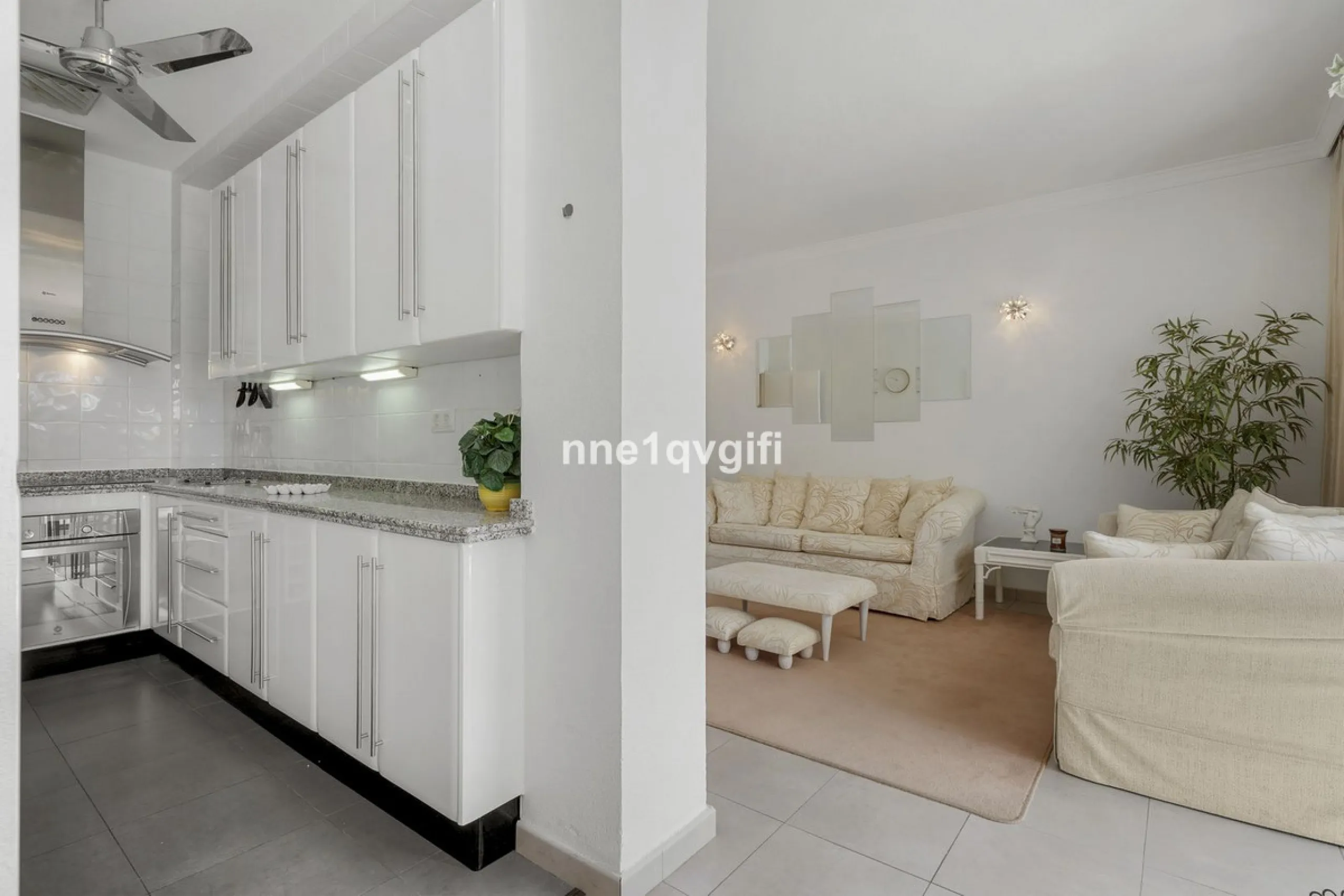 Apartment for sale in Nagüeles, Marbella – 2 bedrooms with pool