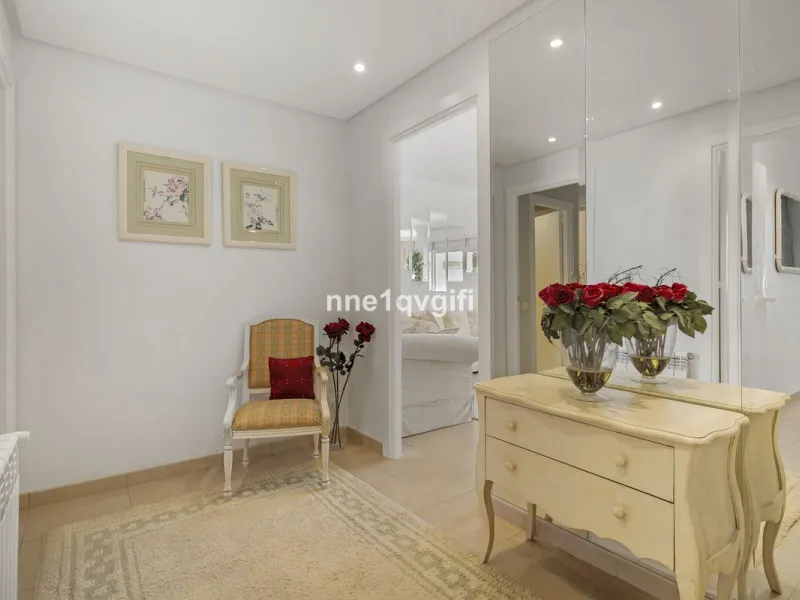 Apartment for sale in Nagüeles, Marbella – 2 bedrooms with pool