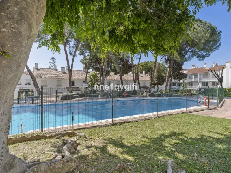 Apartment for sale in Nagüeles, Marbella – 2 bedrooms with pool