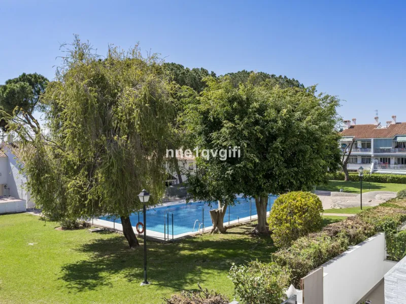 Apartment for sale in Nagüeles, Marbella – 2 bedrooms with pool